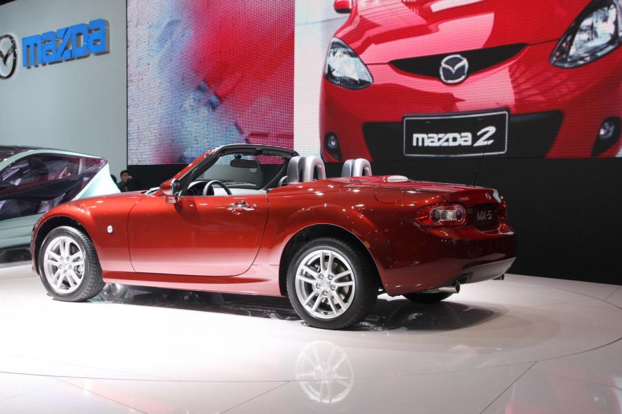  Mazda MX-5 Roadster Coupe 2009 года  (фото 28 из 34)